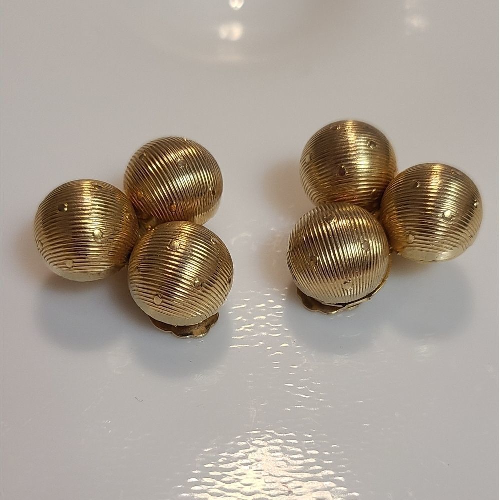 Vintage Clip on Earrings